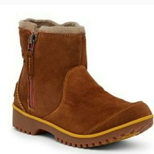 Brown tan Sorel Meadow zip boot